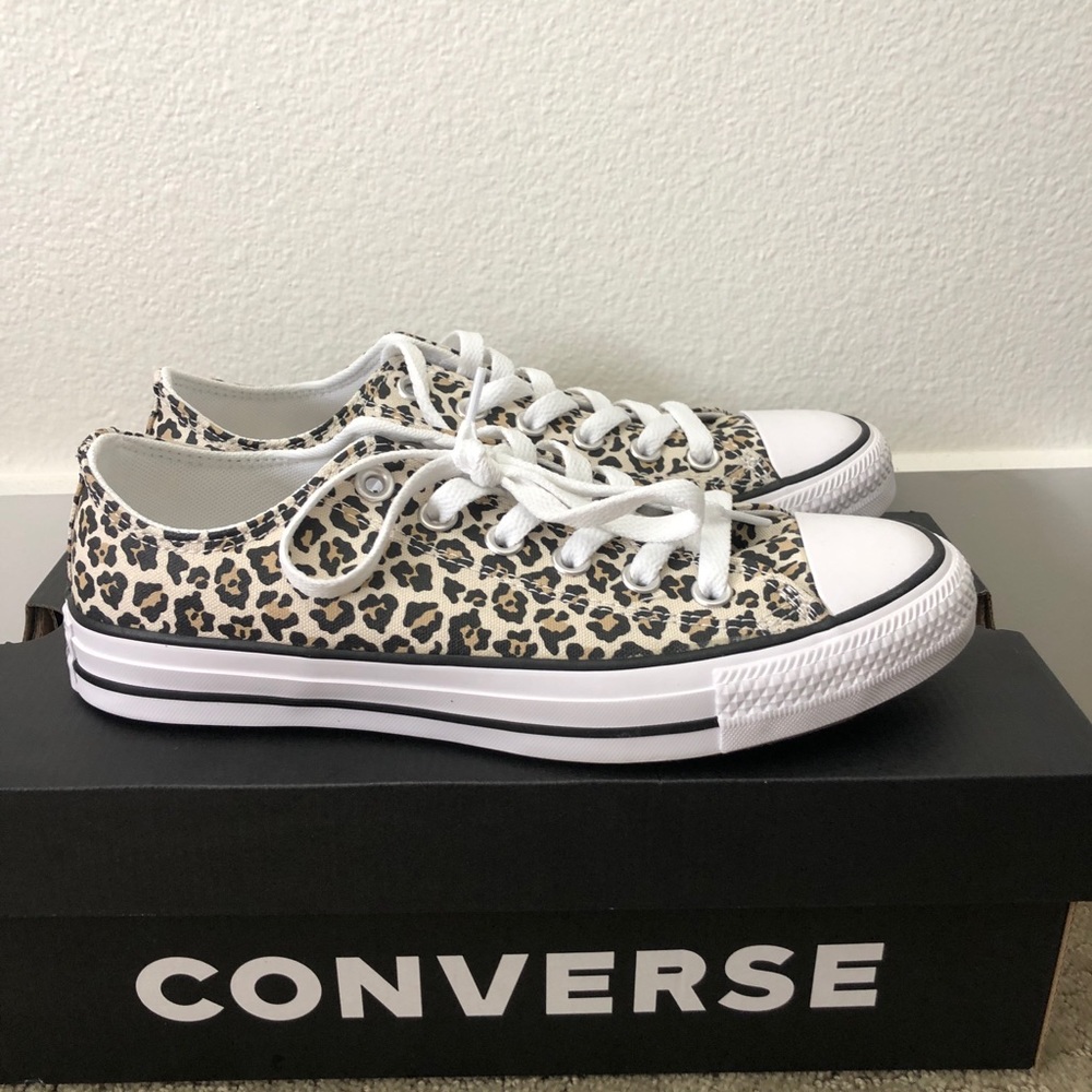 Leopard print converse